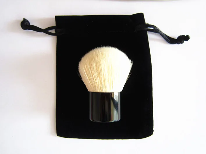 Cosmetic Kabuki Brush with Black Pouch